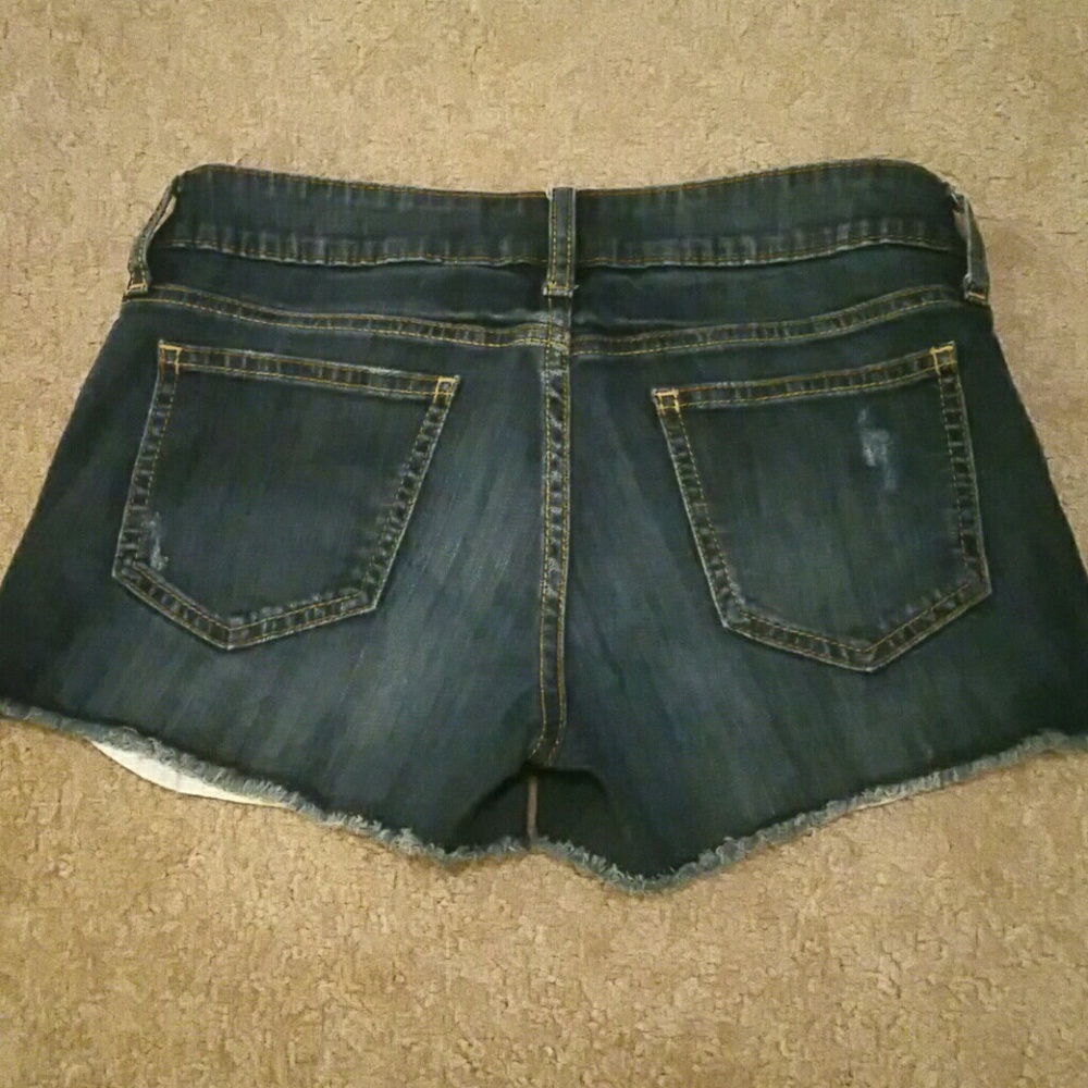 Shorts - Picture 3 of 3